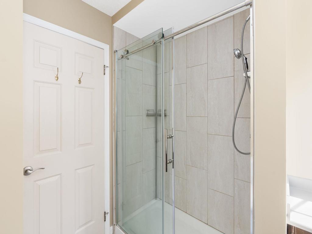 Listing Image for R3080671