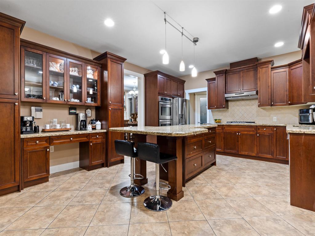 Listing Image for R3080684