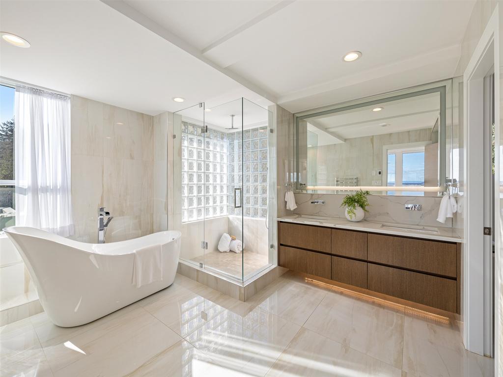 Listing Image for R3080686