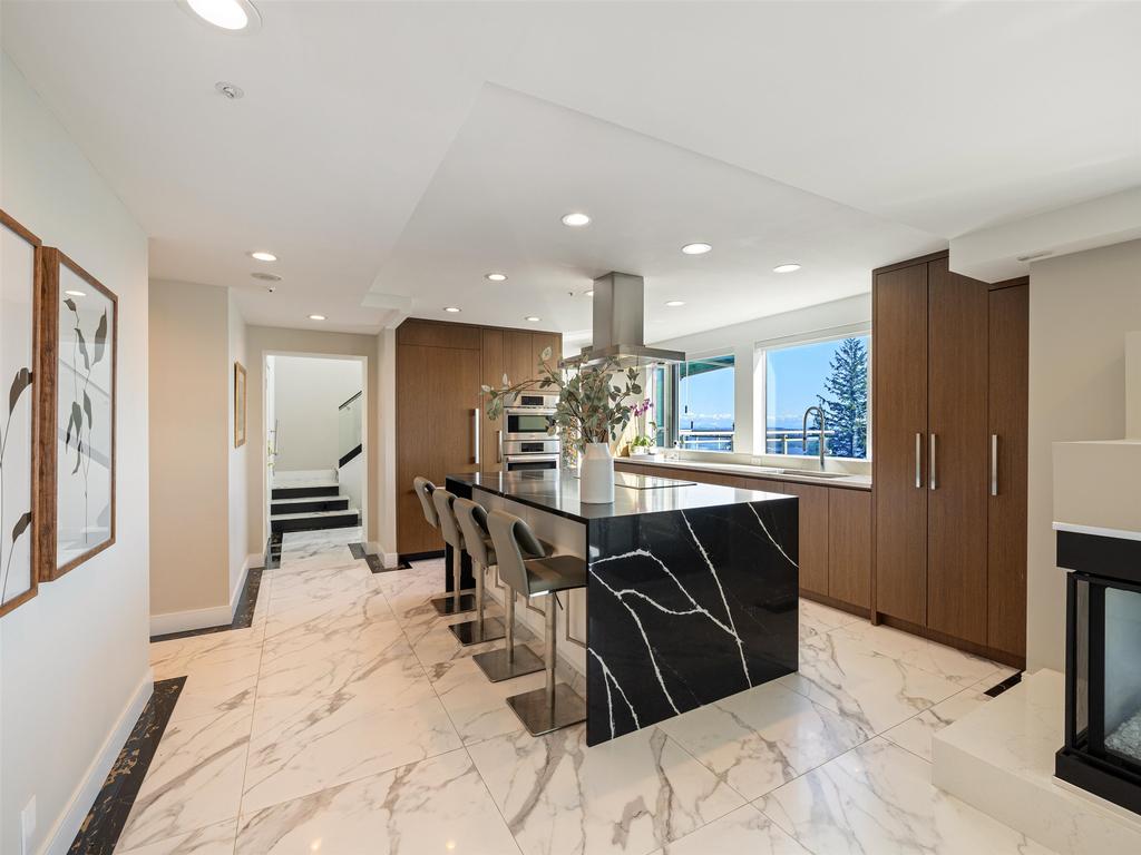 Listing Image for R3080686