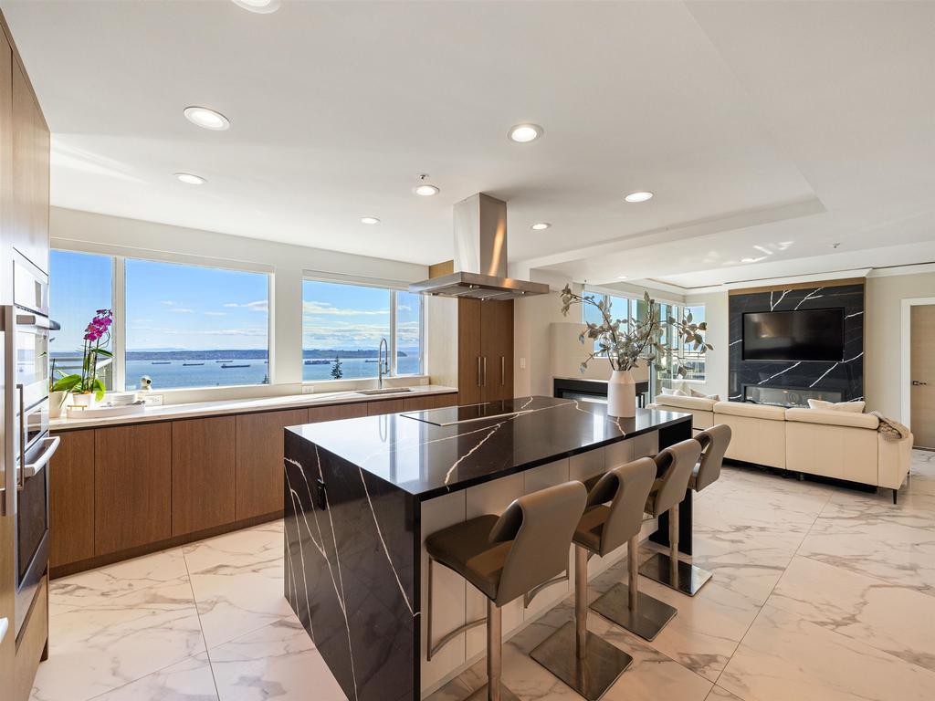 Listing Image for R3080686