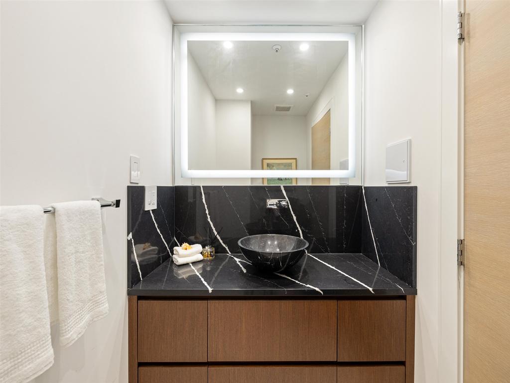 Listing Image for R3080686