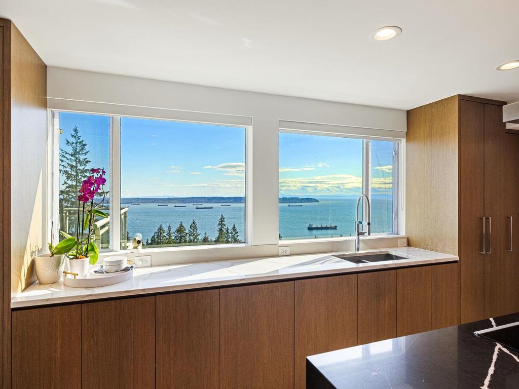 Listing Image for R3080686