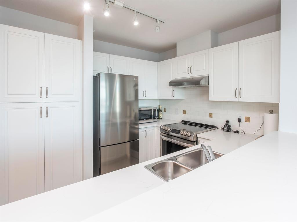 Listing Image for R3080690