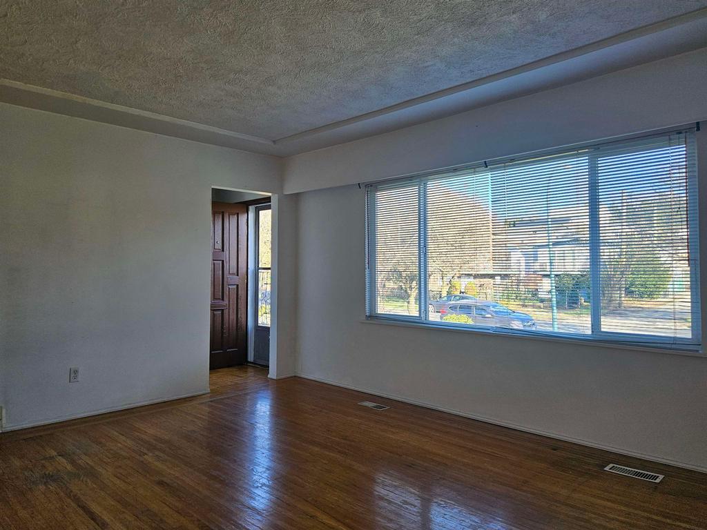 Listing Image for R3080716