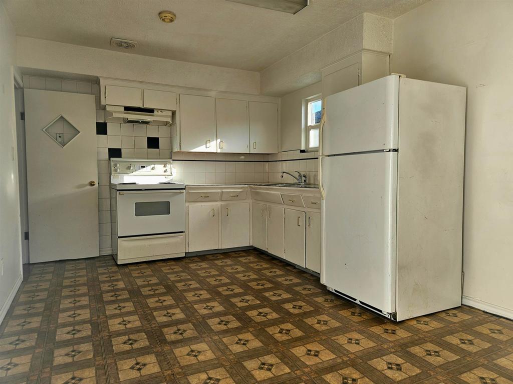 Listing Image for R3080716