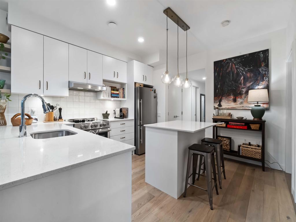 Listing Image for R3080732