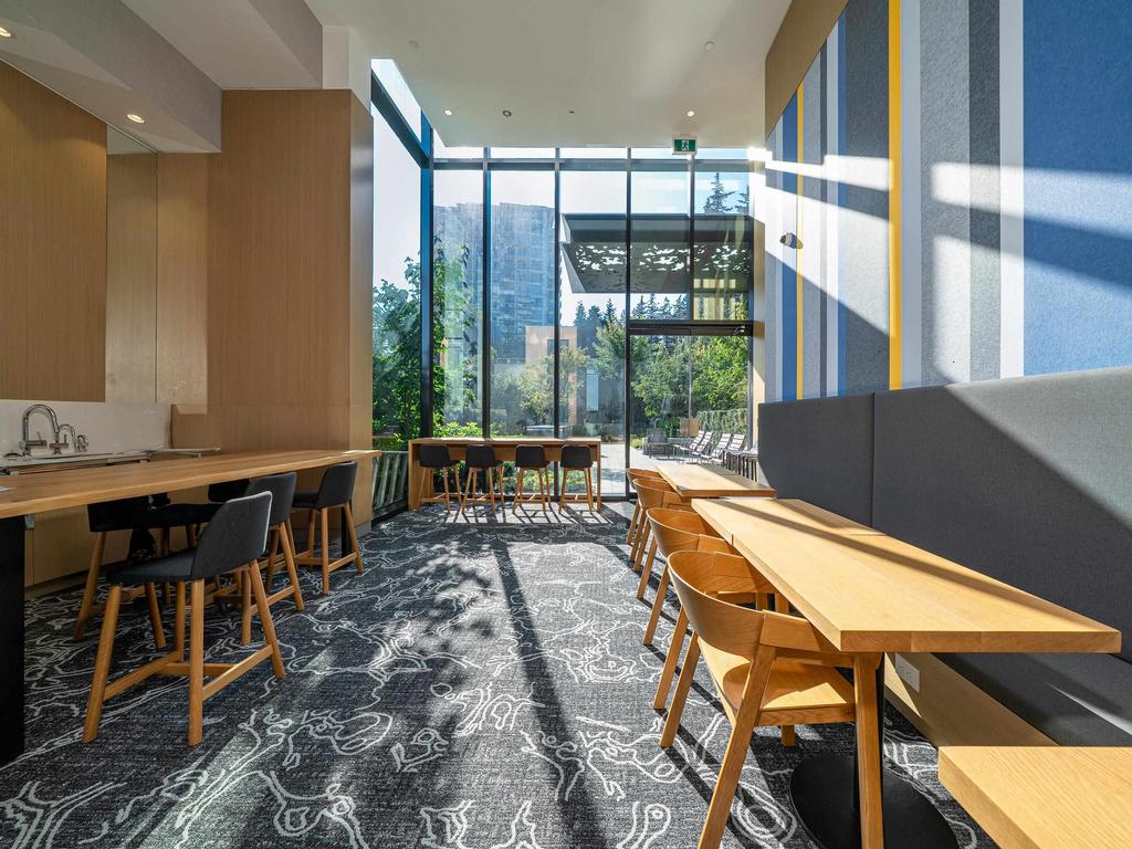 Listing Image for R3080752