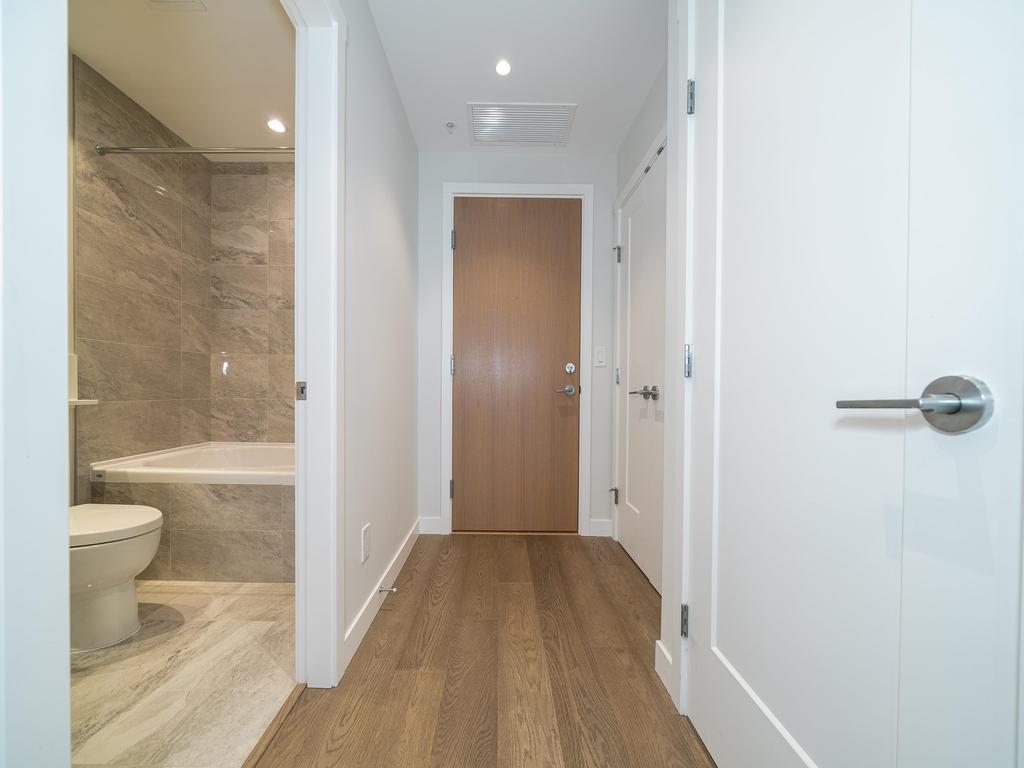 Listing Image for R3080752