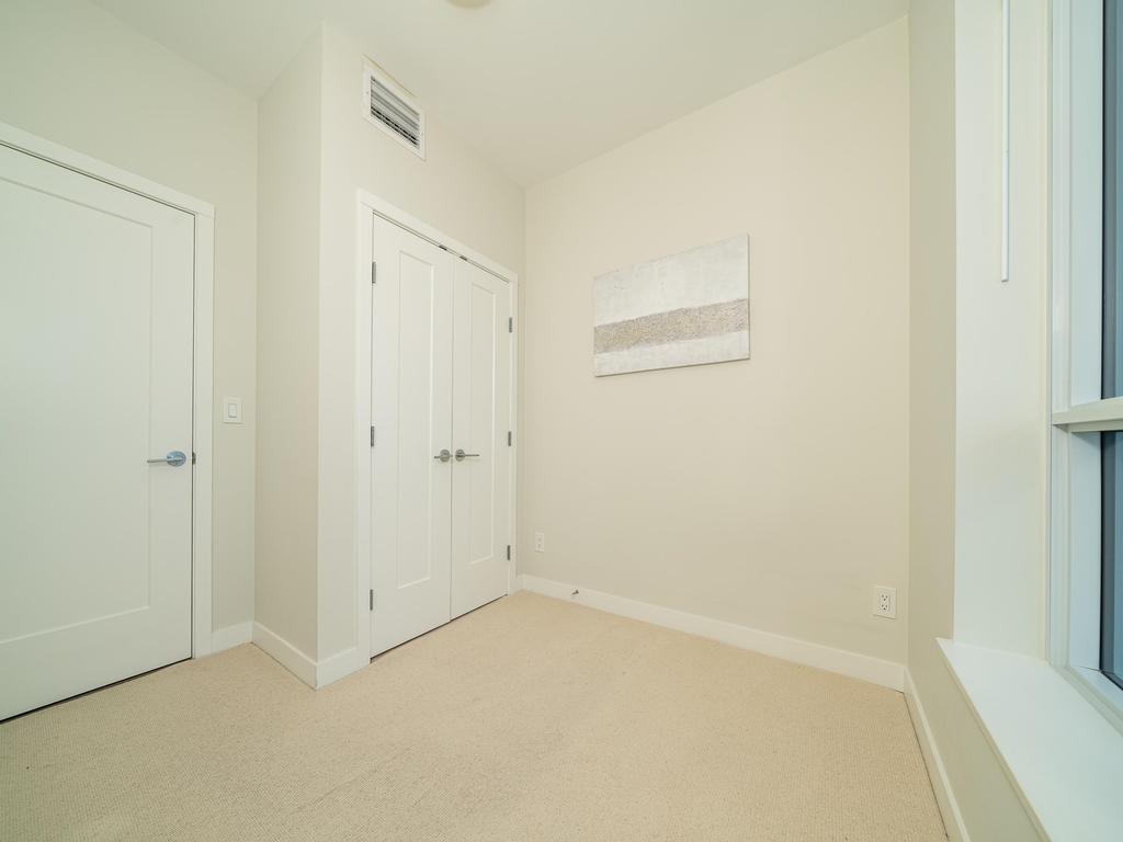 Listing Image for R3080752