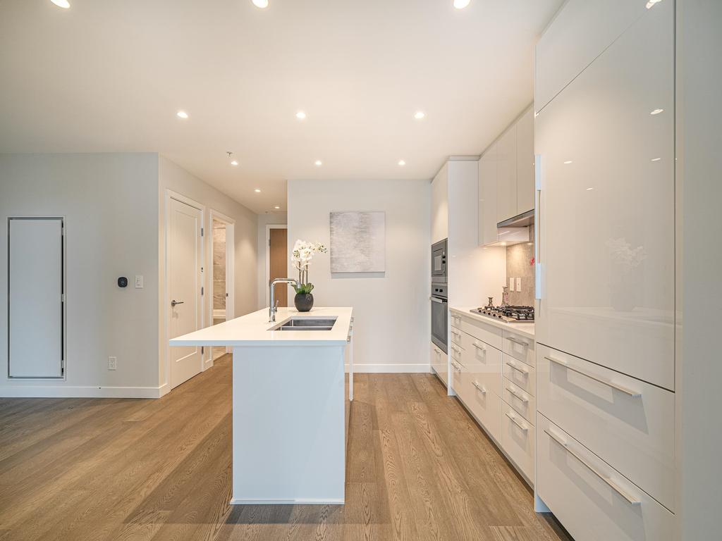 Listing Image for R3080752