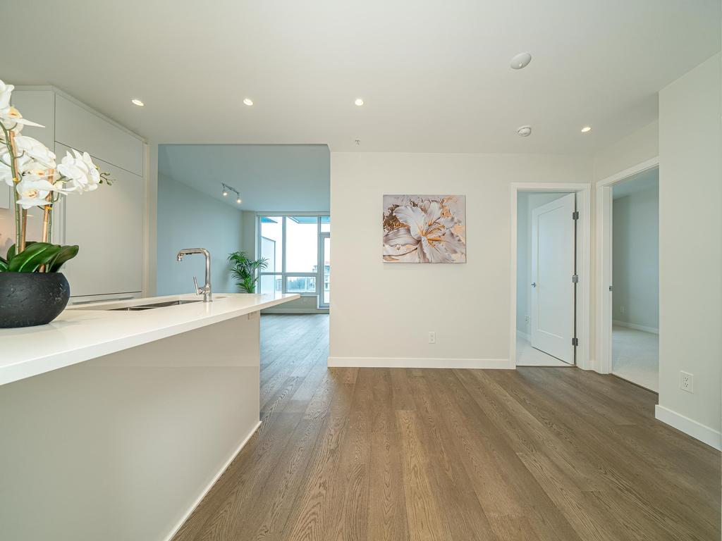 Listing Image for R3080752