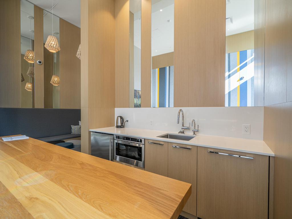 Listing Image for R3080752