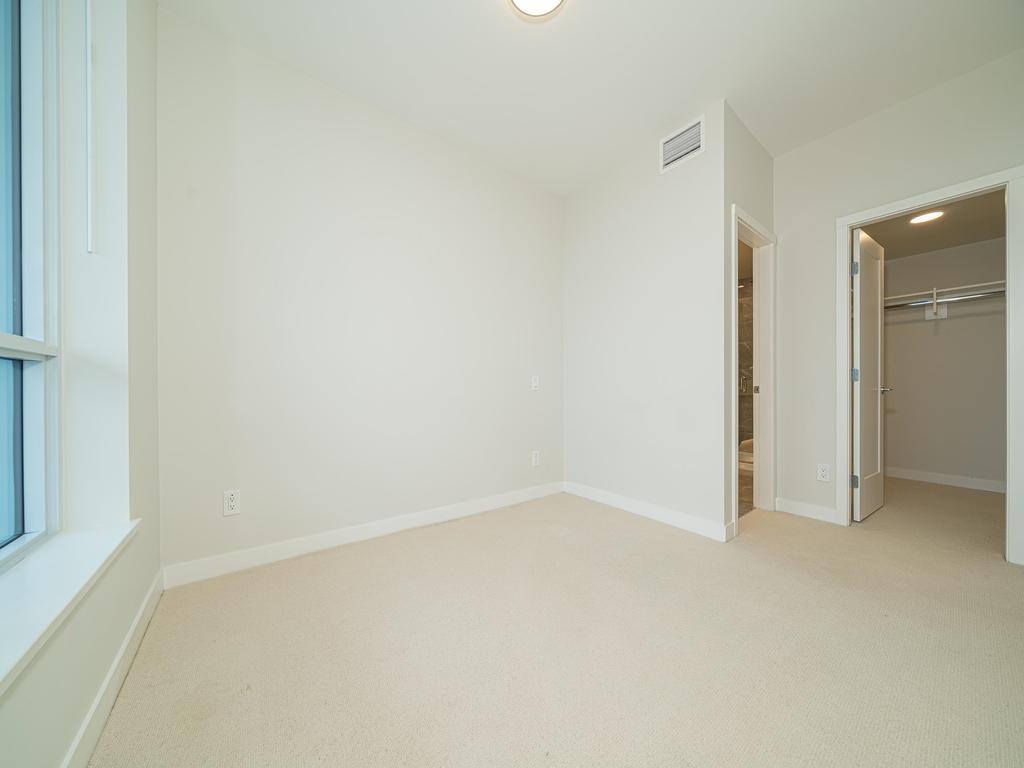 Listing Image for R3080752