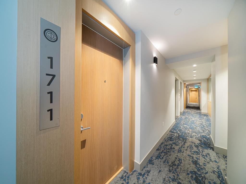 Listing Image for R3080752