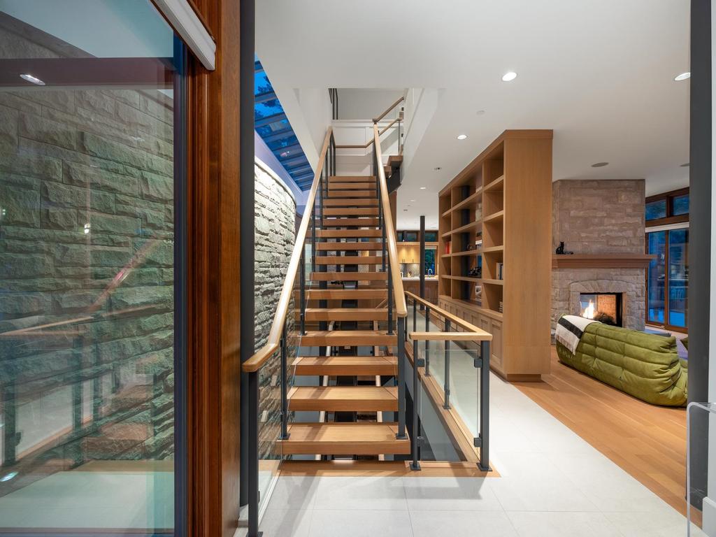 Listing Image for R3080756