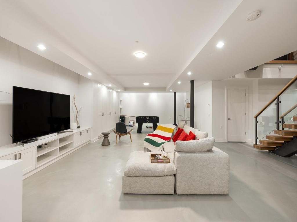 Listing Image for R3080756