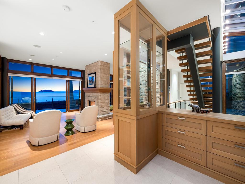 Listing Image for R3080756