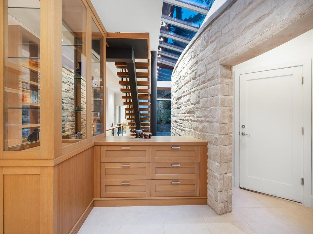 Listing Image for R3080756