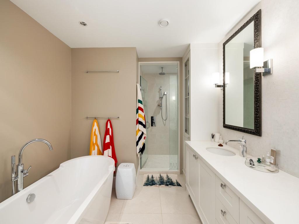 Listing Image for R3080756