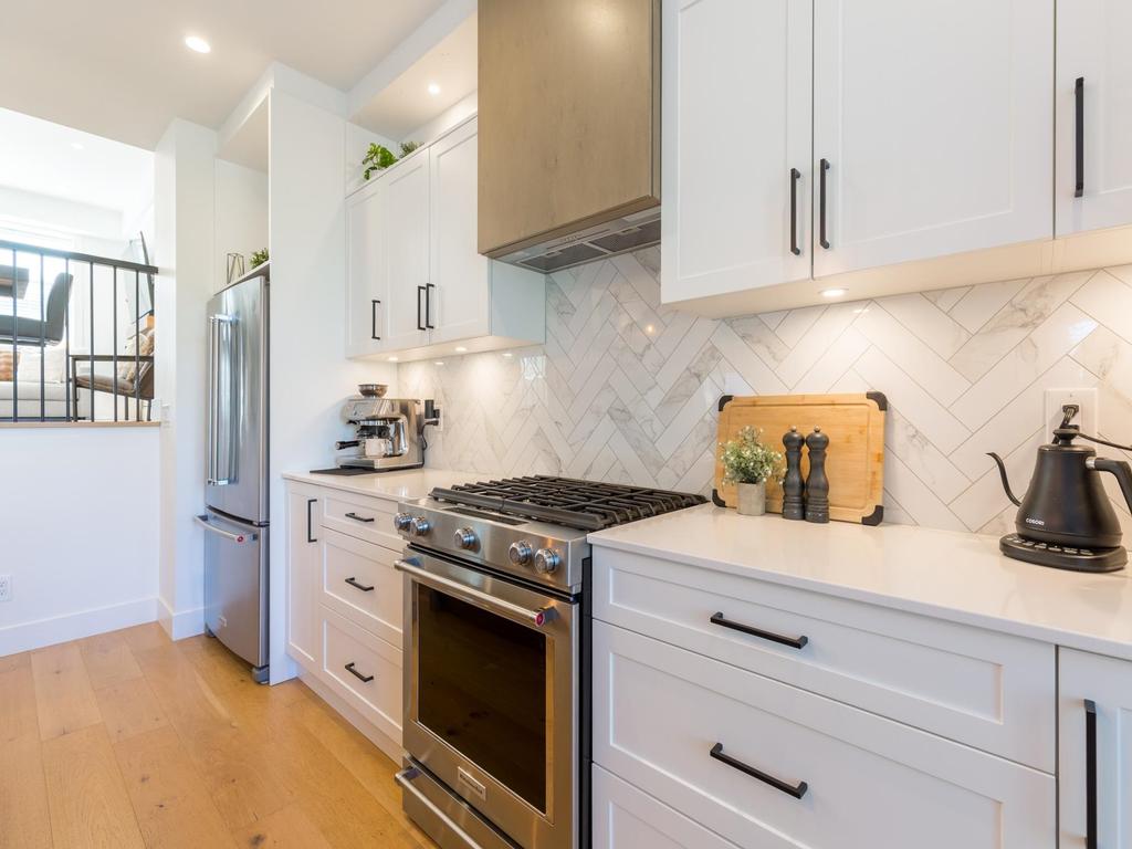 Listing Image for R3080760