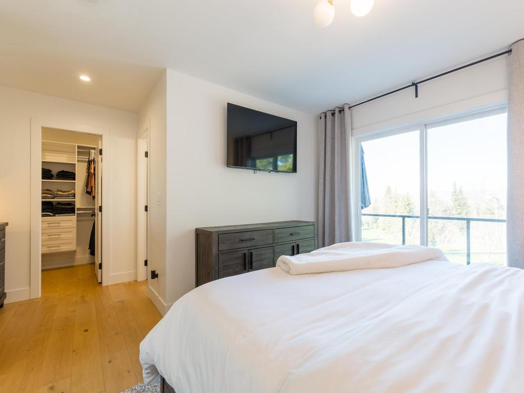 Listing Image for R3080760