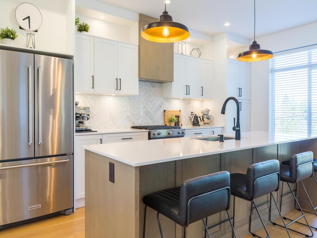 Listing Image for R3080760