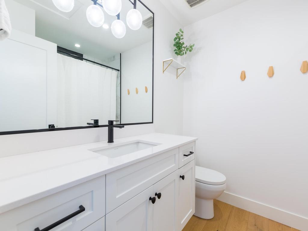 Listing Image for R3080760