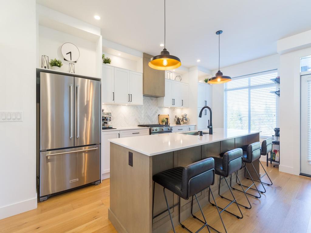 Listing Image for R3080760