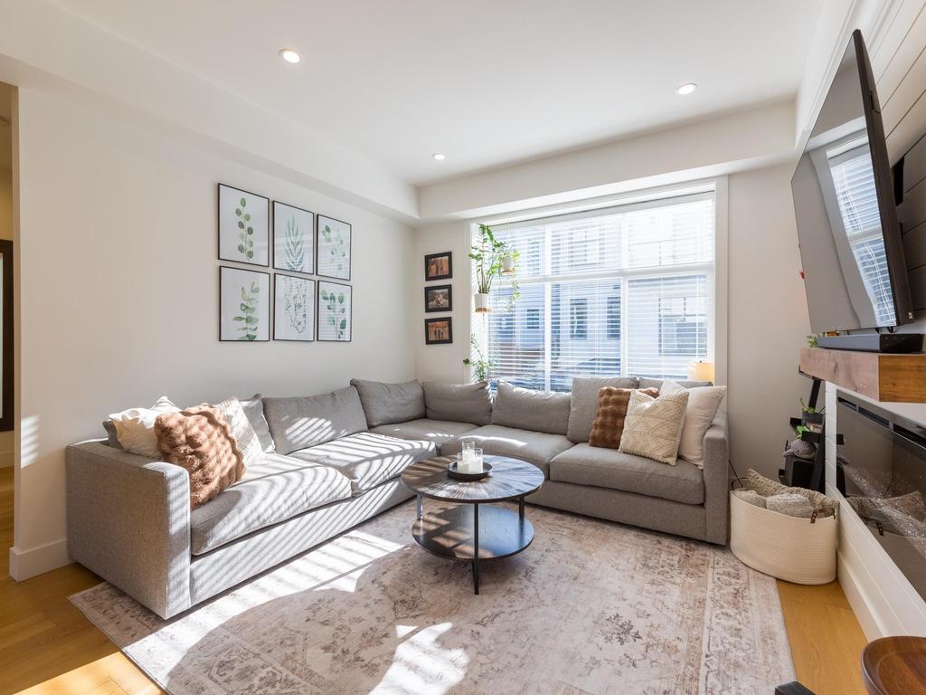 Listing Image for R3080760