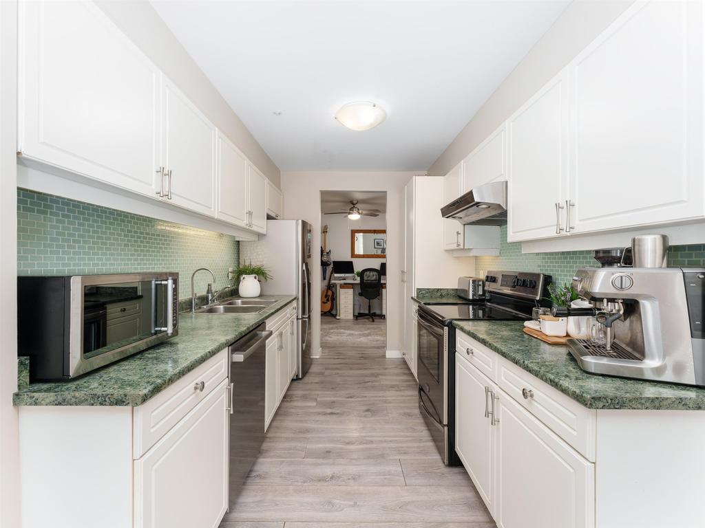 Listing Image for R3080817