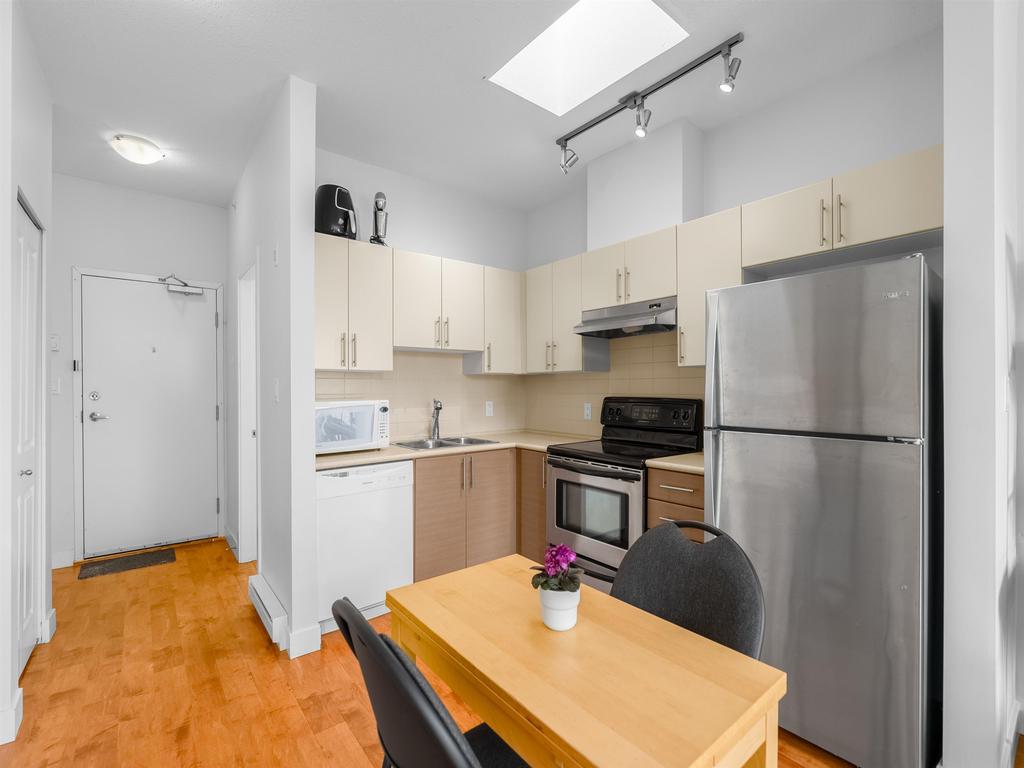 Listing Image for R3080829