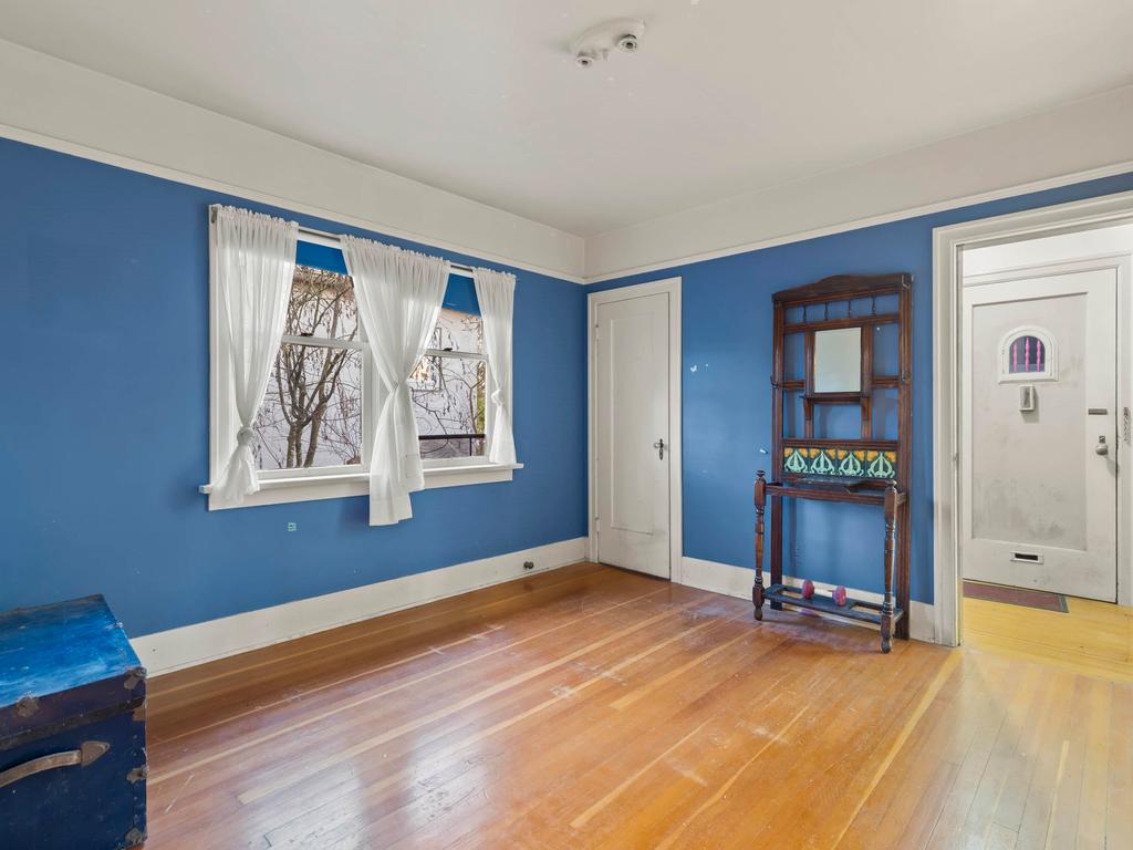 Listing Image for R3080865