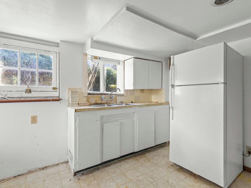 Listing Image for R3080865