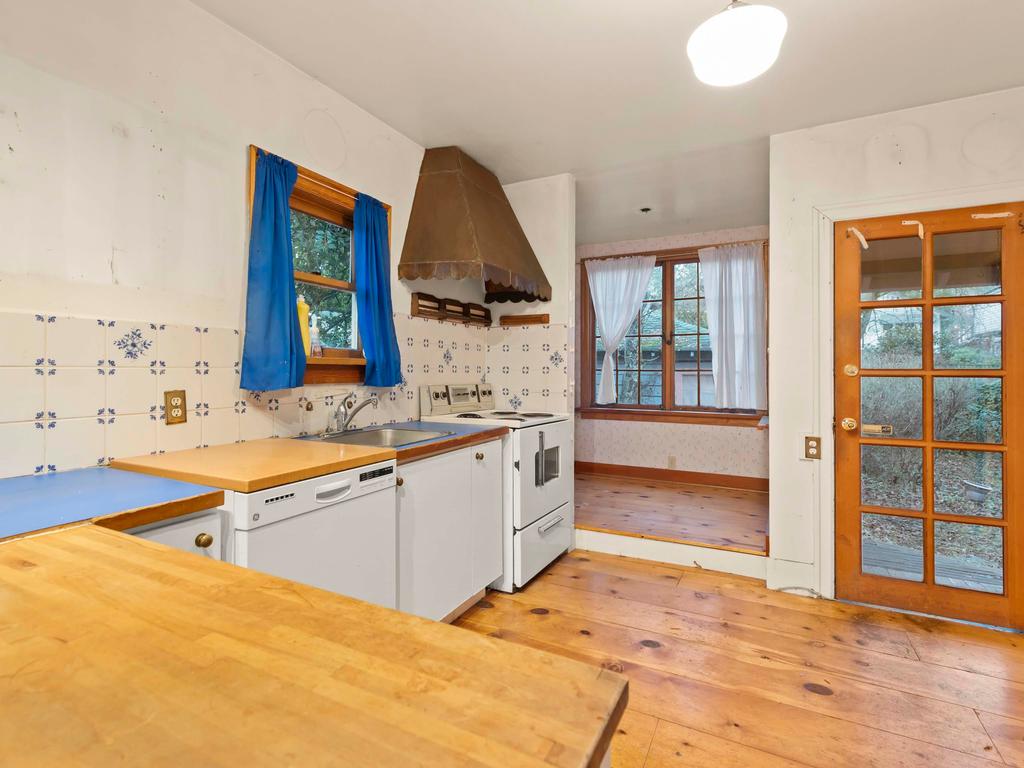 Listing Image for R3080865