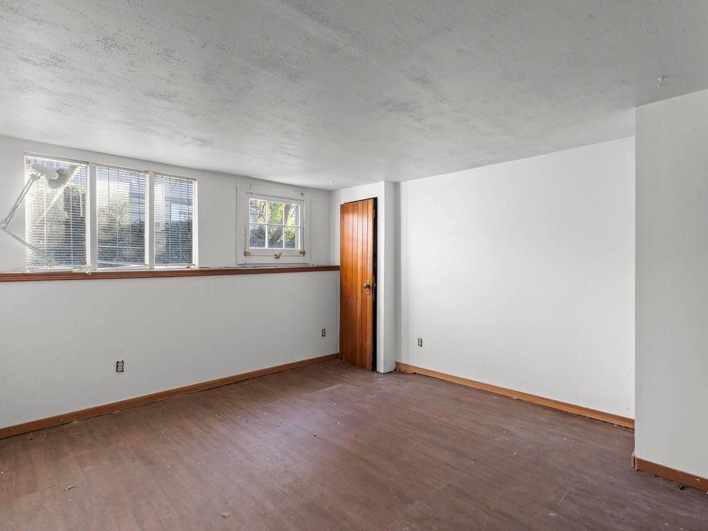 Listing Image for R3080865