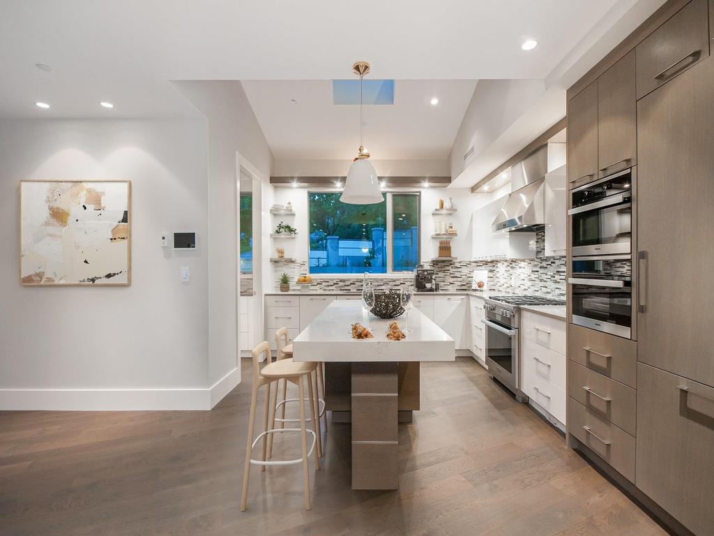 Listing Image for R3080866