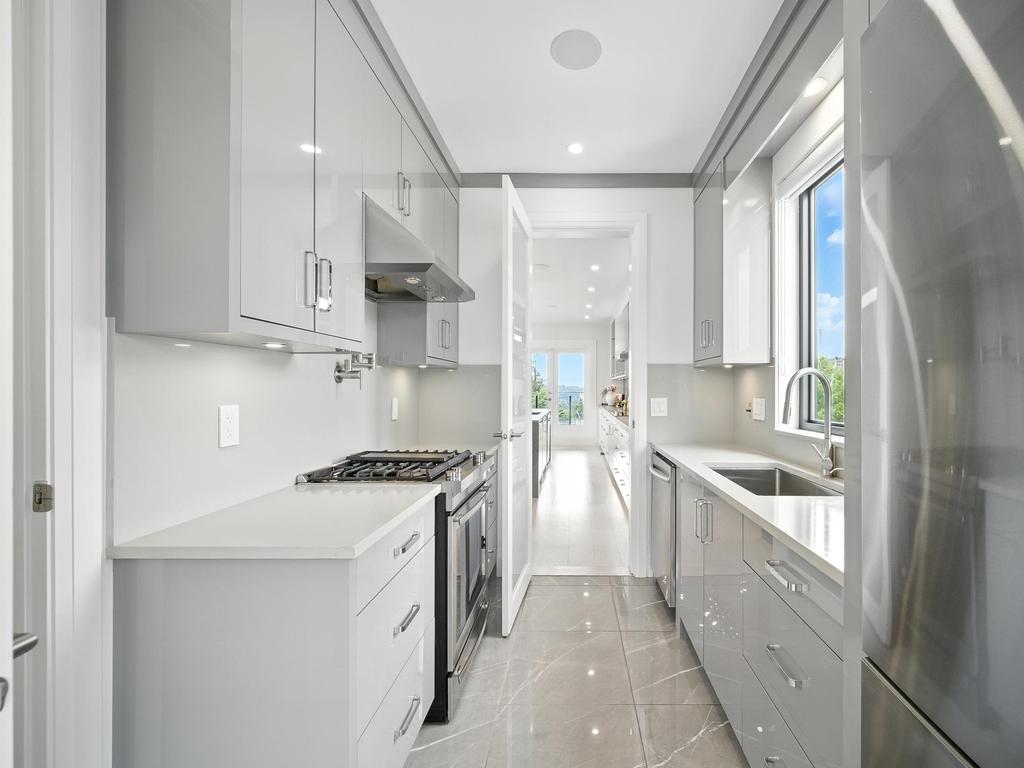 Listing Image for R3080875