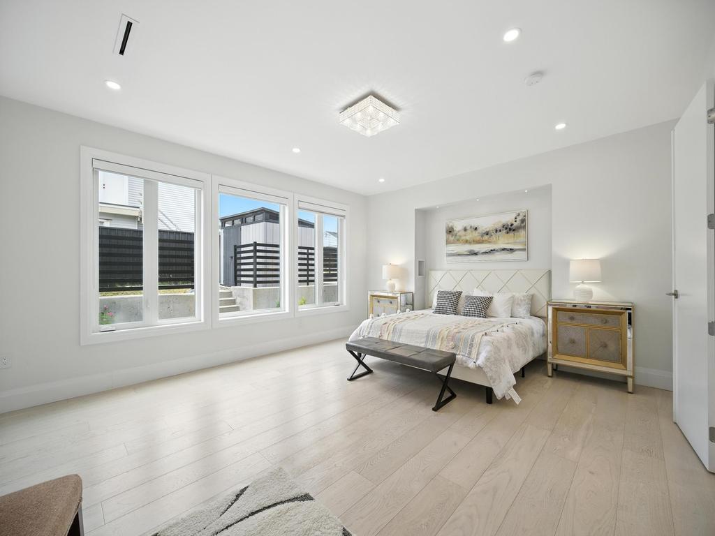 Listing Image for R3080875