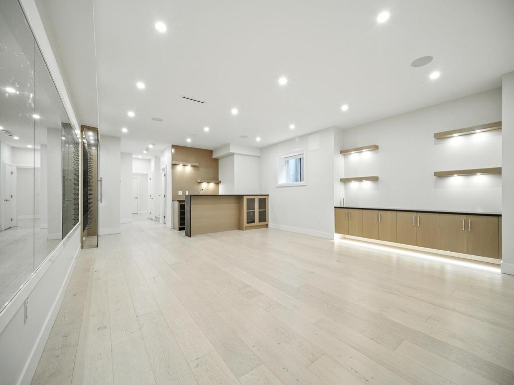 Listing Image for R3080875