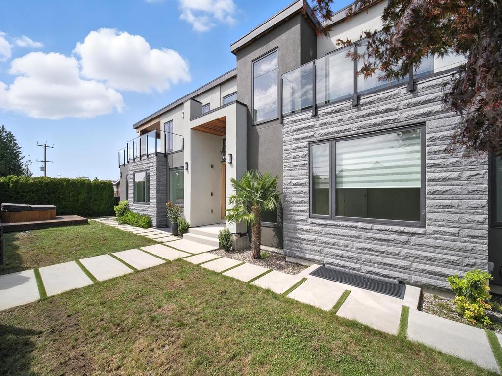 Listing Image for R3080875