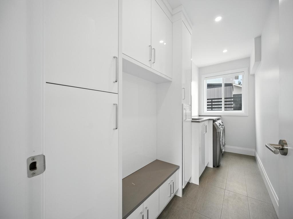 Listing Image for R3080875