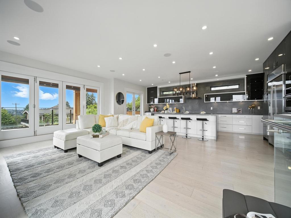 Listing Image for R3080875