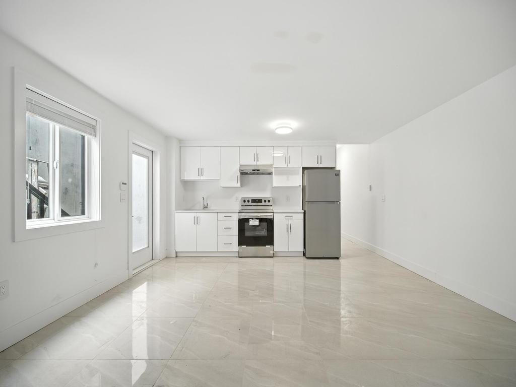 Listing Image for R3080875