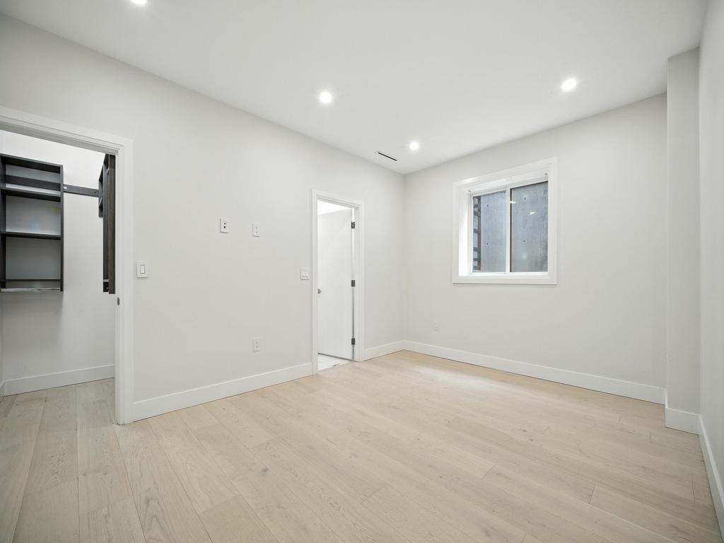 Listing Image for R3080875