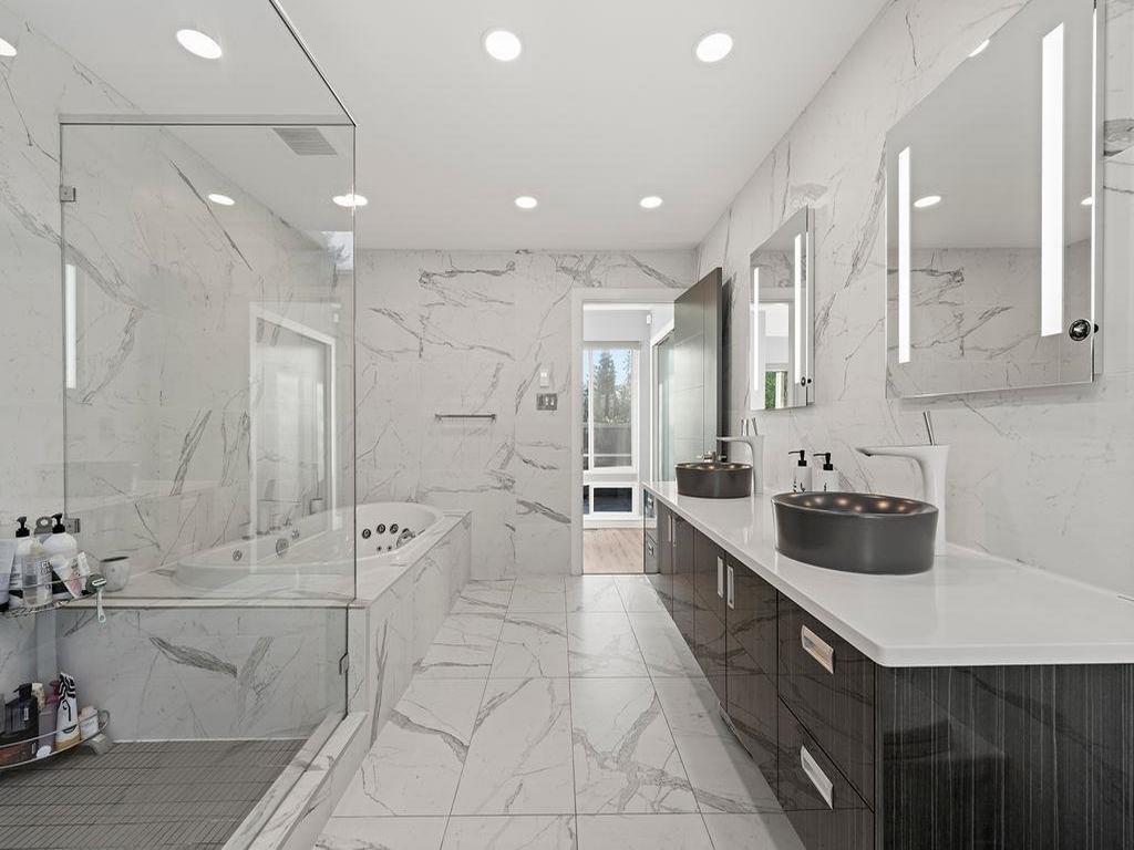 Listing Image for R3080877