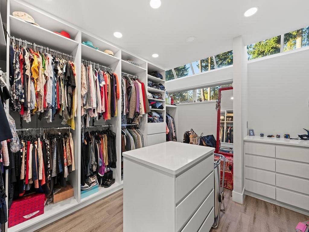 Listing Image for R3080877