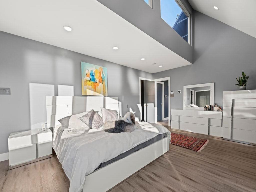 Listing Image for R3080877