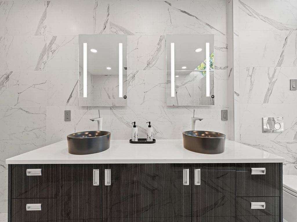 Listing Image for R3080877