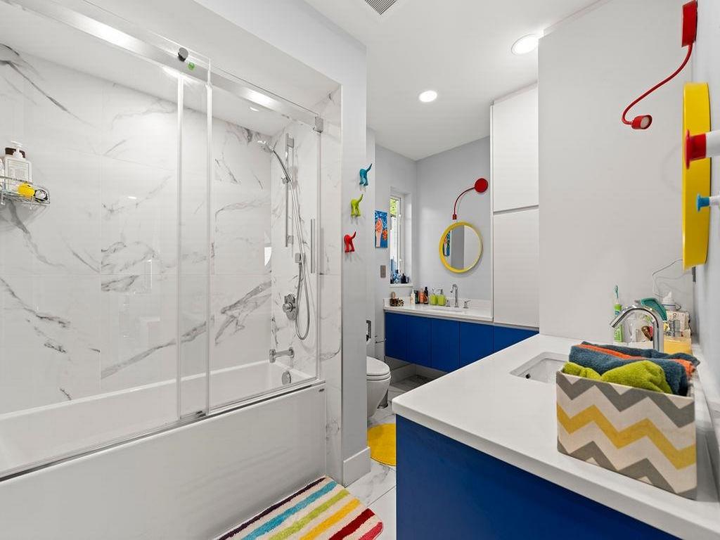 Listing Image for R3080877